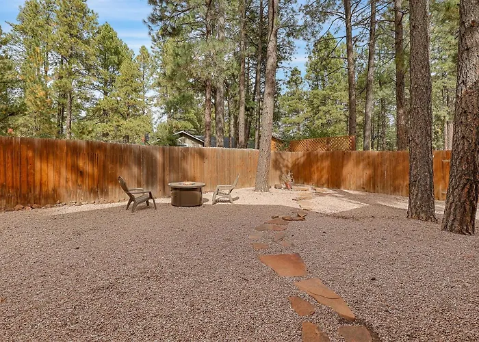 Holiday home Bluebird Song Prime Location Outdoor Retreat With Fenced Yard And Firepit *