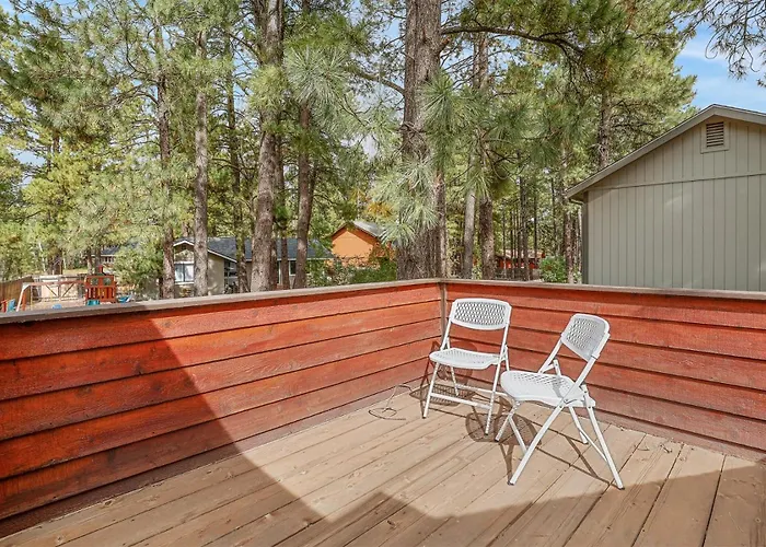 Holiday home Bluebird Song Prime Location Outdoor Retreat With Fenced Yard And Firepit