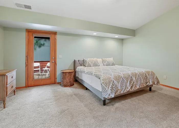 Bluebird Song Prime Location Outdoor Retreat With Fenced Yard And Firepit *