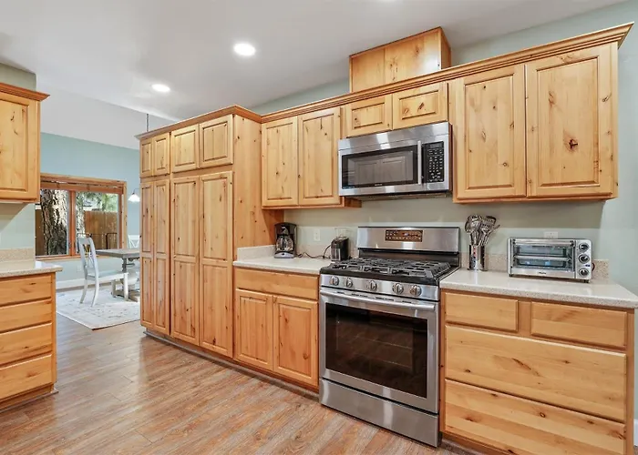 Bluebird Song Prime Location Outdoor Retreat With Fenced Yard And Firepit