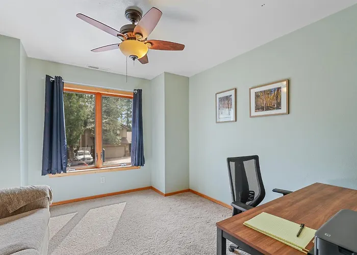 Bluebird Song Prime Location Outdoor Retreat With Fenced Yard And Firepit *
